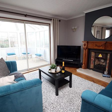 Becky'S Bungalow By Ty Sa -Spacious 4 Bed Bungalow Cardiff Exterior photo