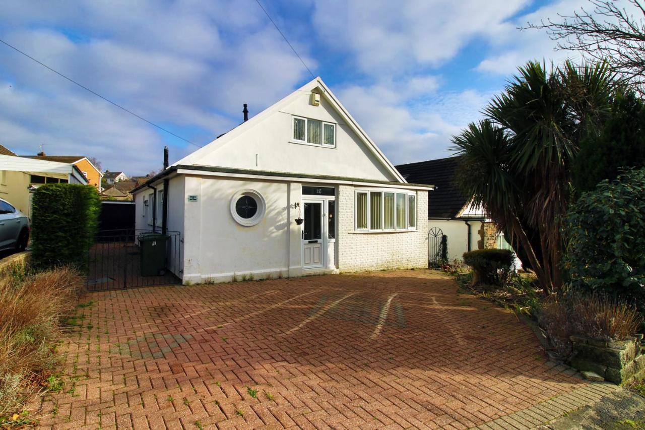 Becky'S Bungalow By Ty Sa -Spacious 4 Bed Bungalow Cardiff Exterior photo