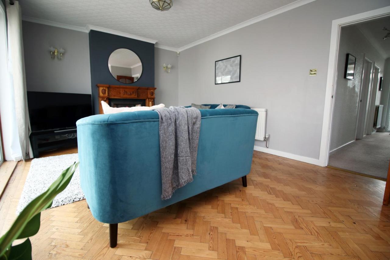 Becky'S Bungalow By Ty Sa -Spacious 4 Bed Bungalow Cardiff Exterior photo