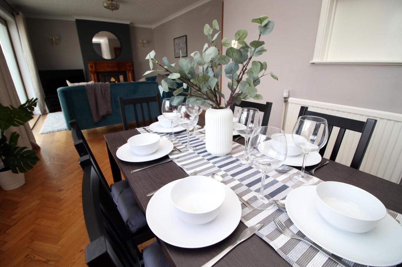 Becky'S Bungalow By Ty Sa -Spacious 4 Bed Bungalow Cardiff Exterior photo